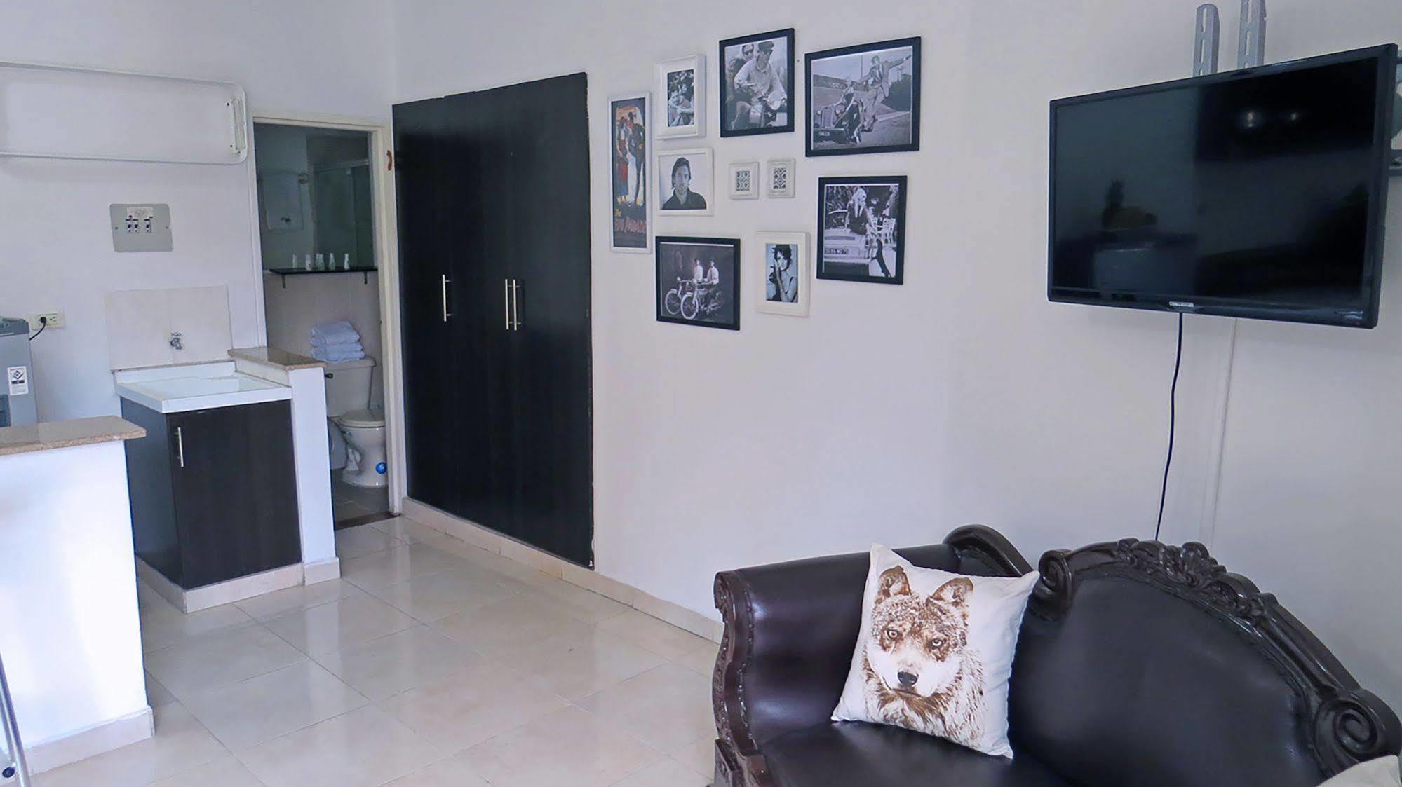 Arco Apartasuites Cali Buitenkant foto